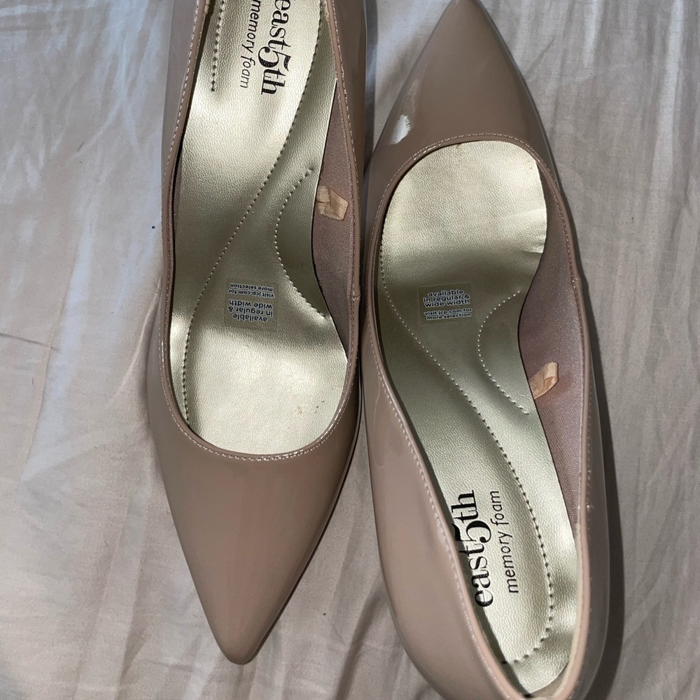 Nude color heels, size 9W